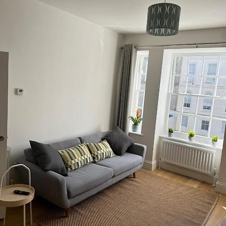 Lovely 1 Bed Flat *Free Parking* Hoe/Barbican Плимът Екстериор снимка