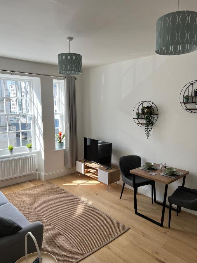 Lovely 1 Bed Flat *Free Parking* Hoe/Barbican Плимът Екстериор снимка