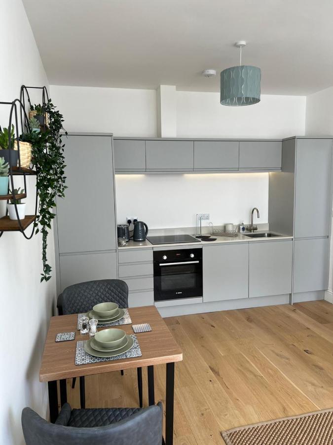 Lovely 1 Bed Flat *Free Parking* Hoe/Barbican Плимът Екстериор снимка